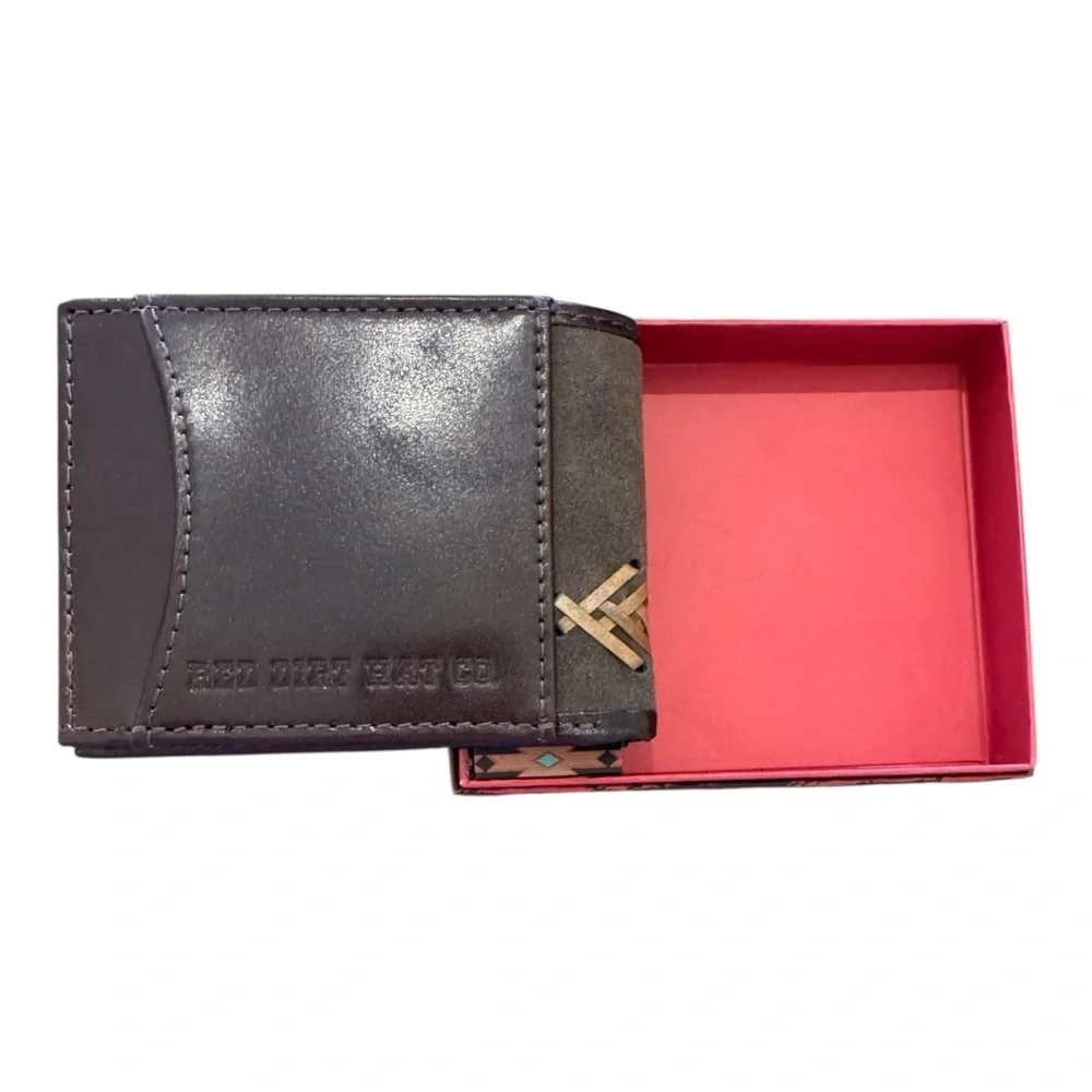 Red Dirt Hat Company Leather Bifold Wallet NWT